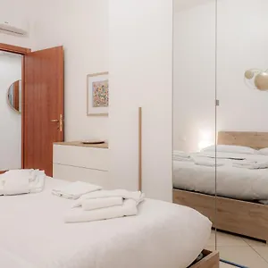  Apartment Bnbutler - Pellegrino Rossi, 42 - Ampio E Comodo Per 5