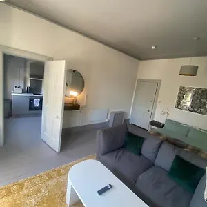 Apartment 16 Big Comfy - Great Location - Free Onsite Parking - Comfy Bed United Kingdom