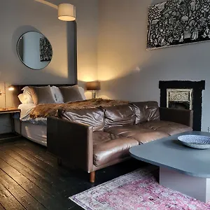  Apartment 10 Large Elegant - Prime Location - Comfortable - Private United Kingdom